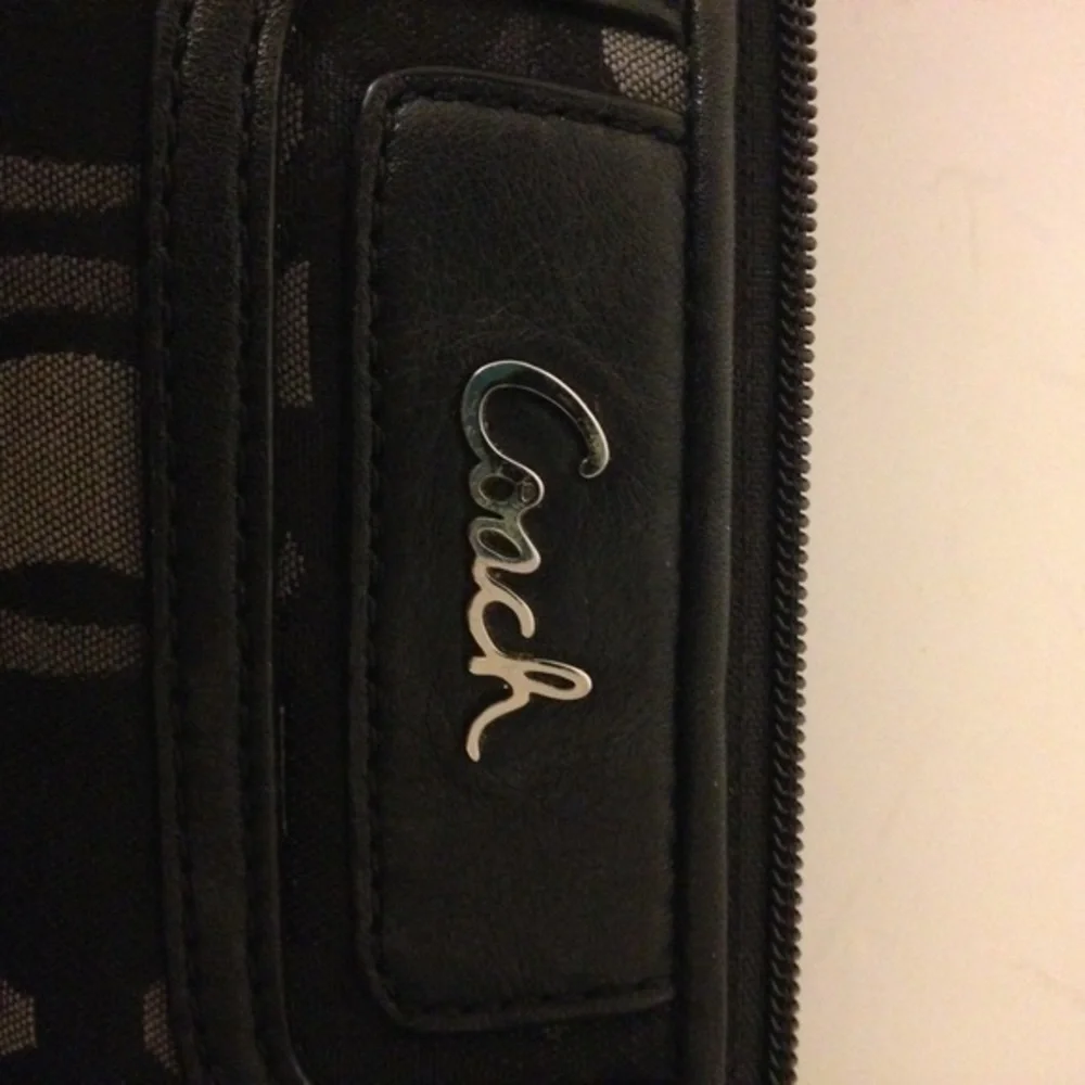 👛 COACH 👛 black optic large wristlet